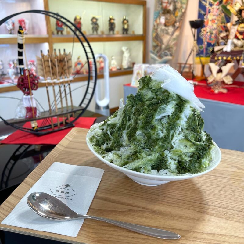 抹茶ミルクのかき氷（けずり氷）
